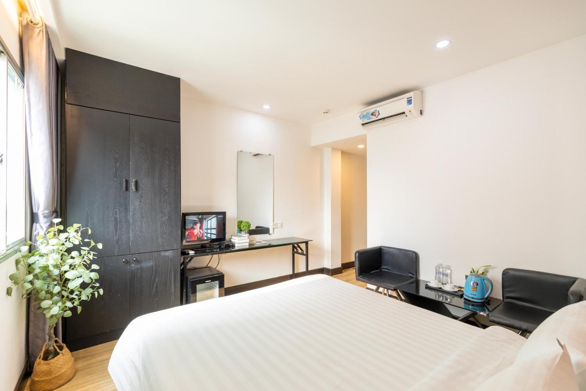 The One Premium Hotel Ho Chi Minh City Exterior photo