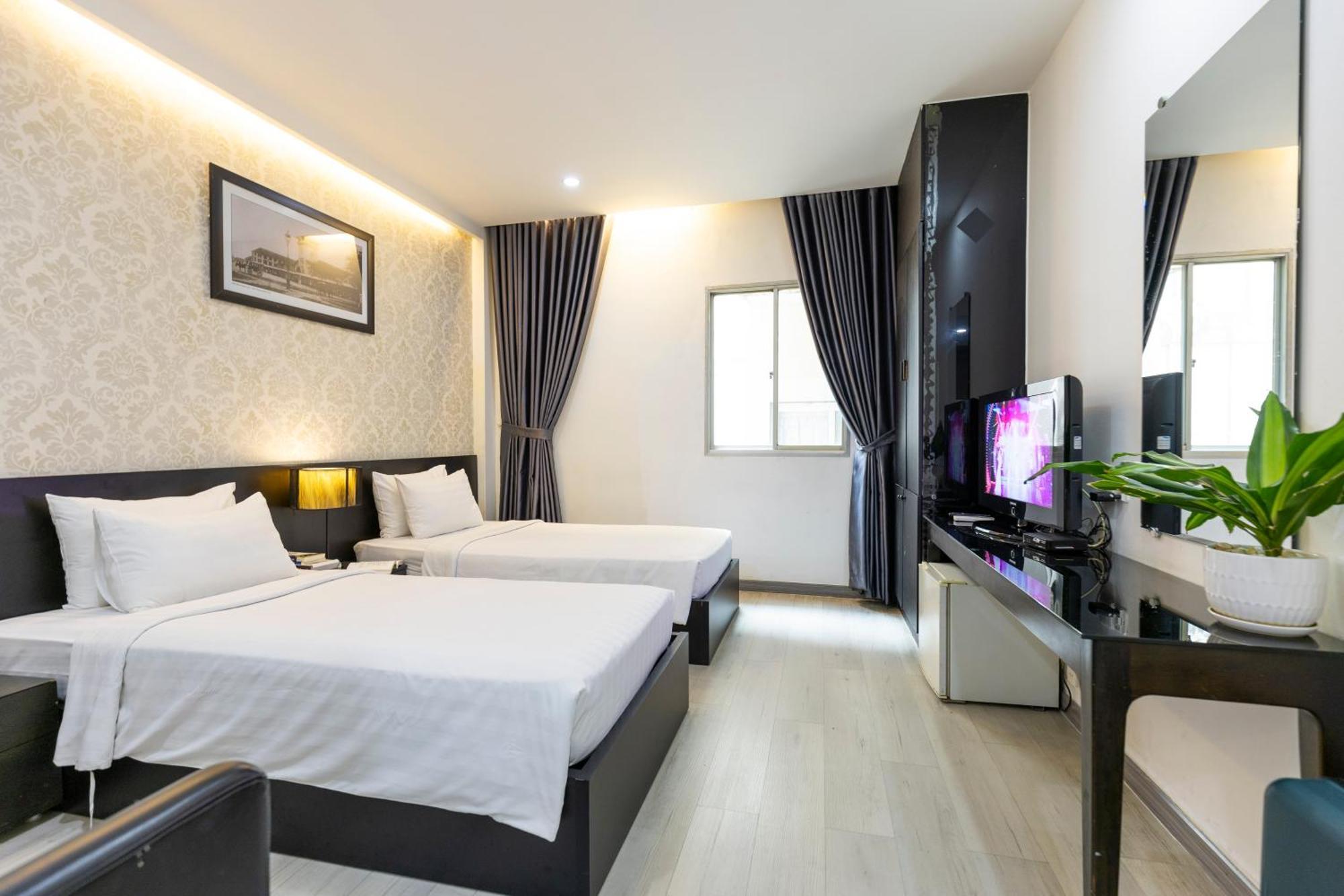 The One Premium Hotel Ho Chi Minh City Exterior photo