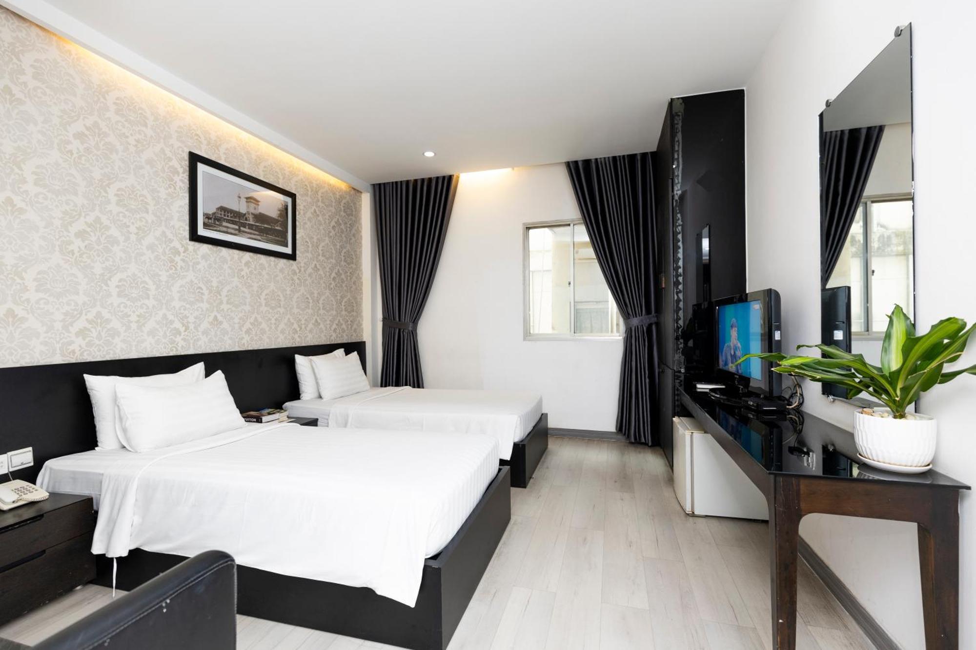 The One Premium Hotel Ho Chi Minh City Exterior photo