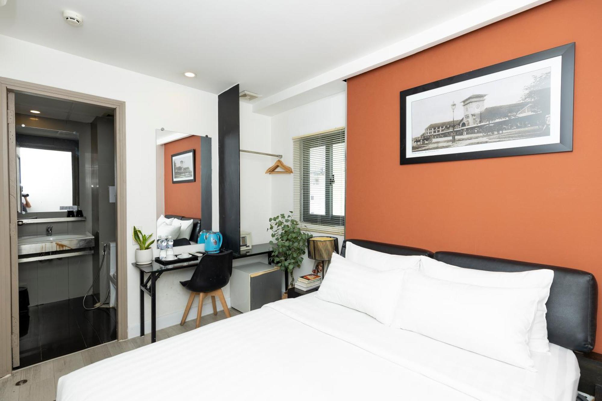 The One Premium Hotel Ho Chi Minh City Exterior photo