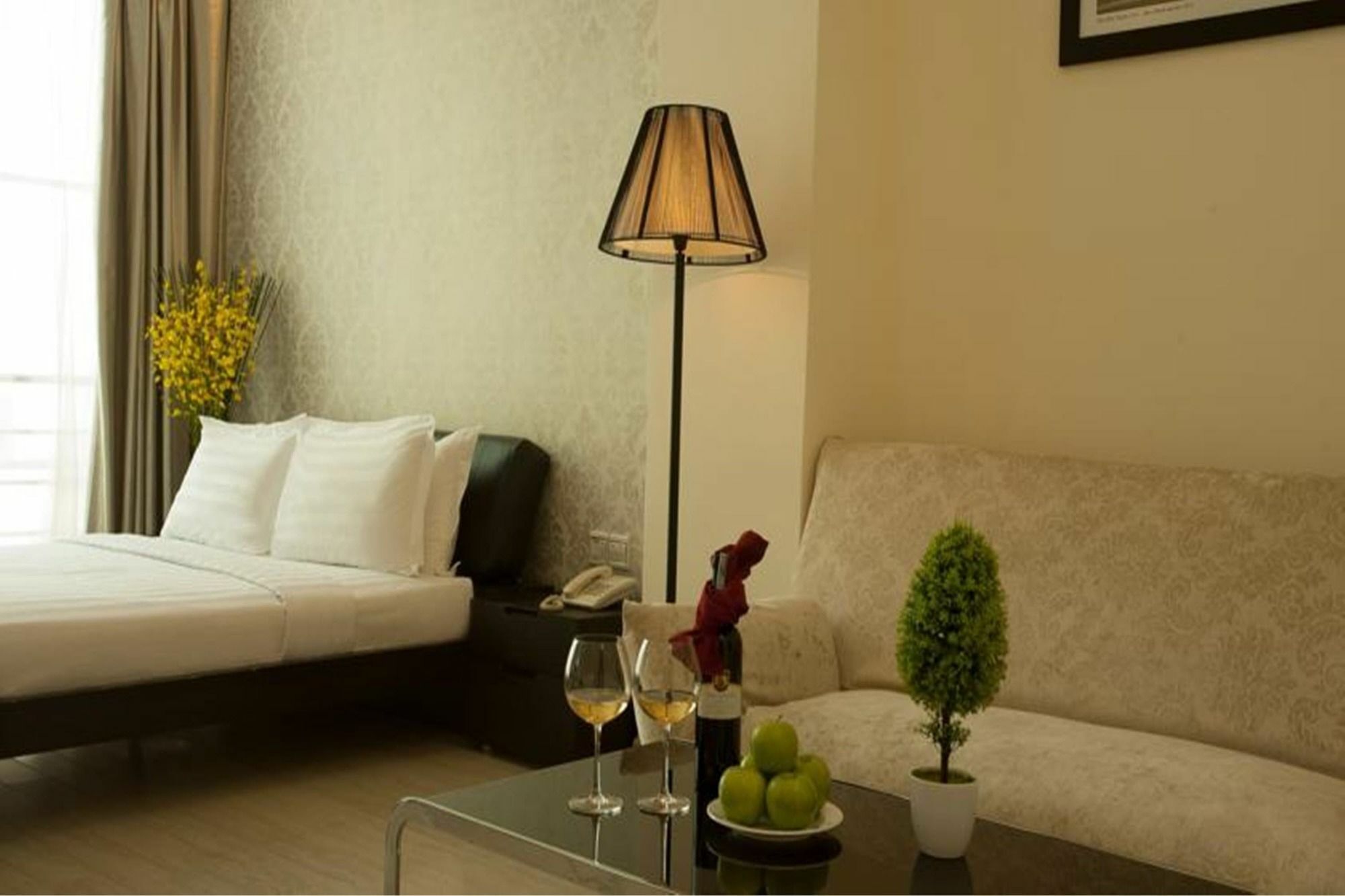 The One Premium Hotel Ho Chi Minh City Exterior photo